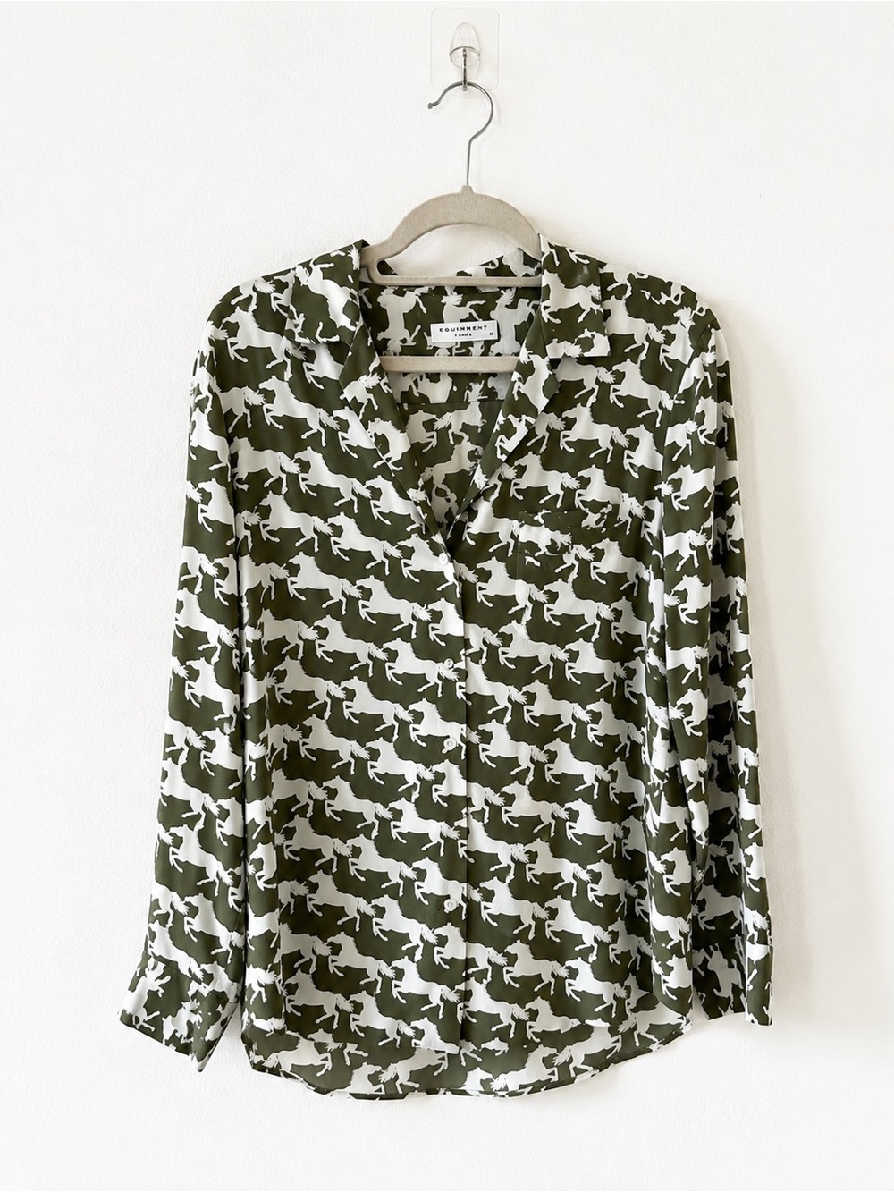 Equipment Femme 100% Silk Horse Print Button Up Blouse Olive Green White Size M